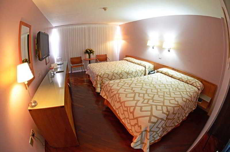 Hotel Paseo De Las Mercedes Caracas Esterno foto