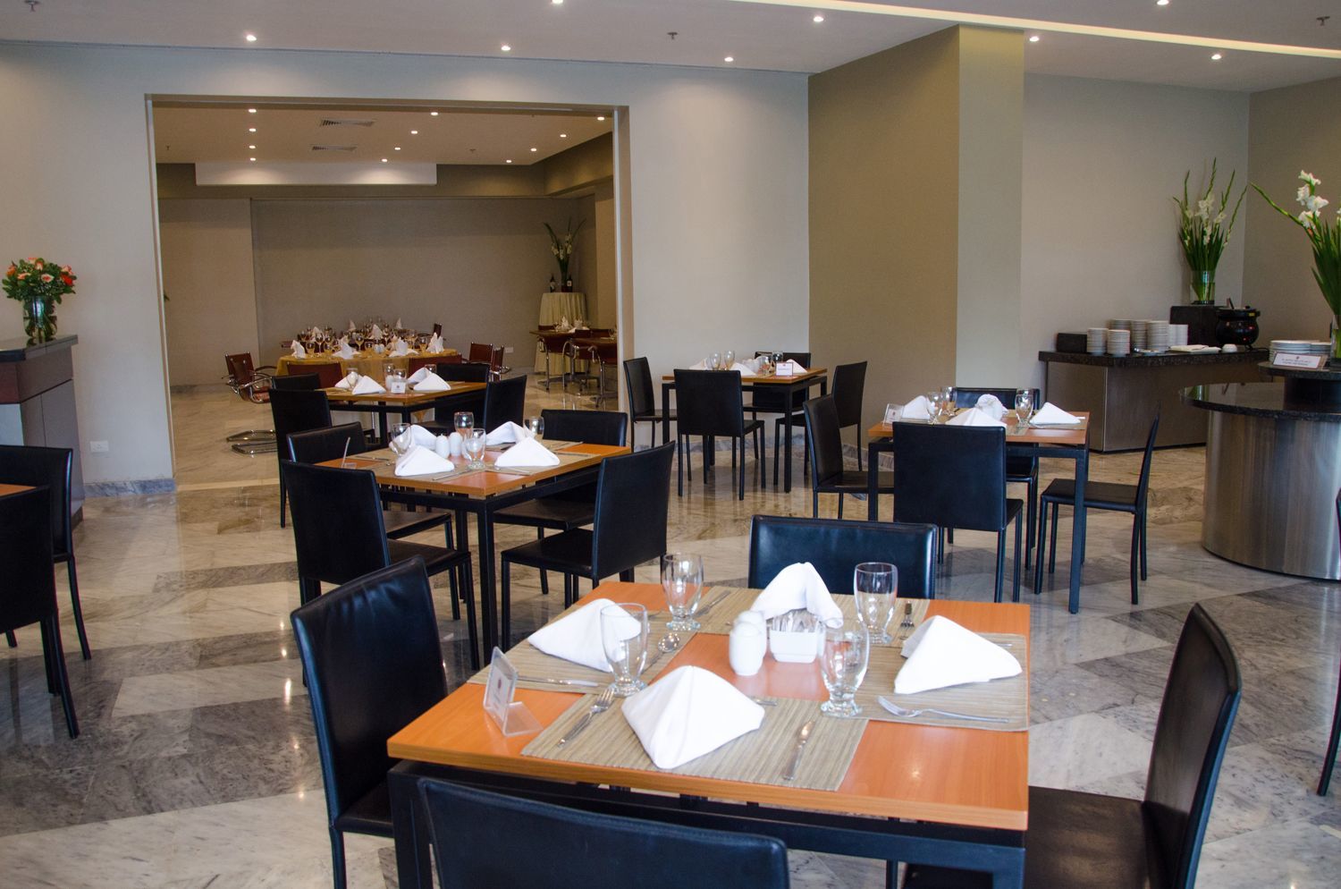 Hotel Paseo De Las Mercedes Caracas Esterno foto