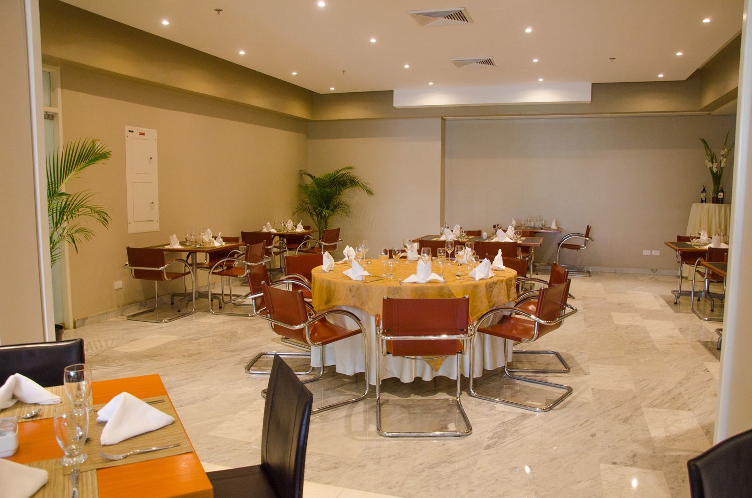 Hotel Paseo De Las Mercedes Caracas Esterno foto